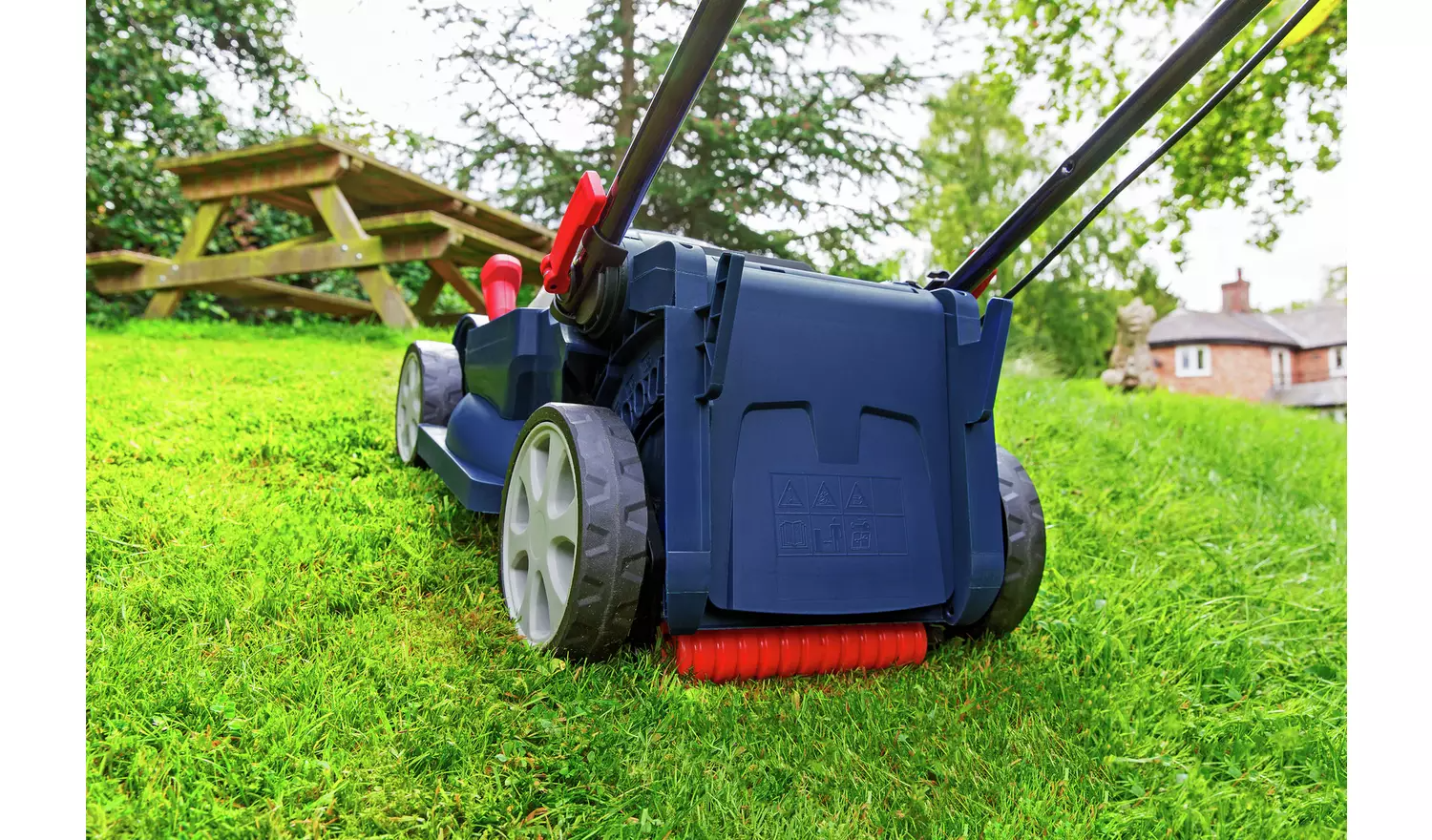 Spear & Jackson CLMF2434A 24V 34cm Cordless Lawn Mower & CLGT2425H 25cm Grass Trimmer with 2 x 4Ah Batteries & Charger - Image 13